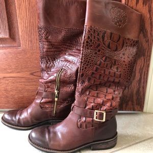 Vince Camuto Brown alligator pattern boots!!
